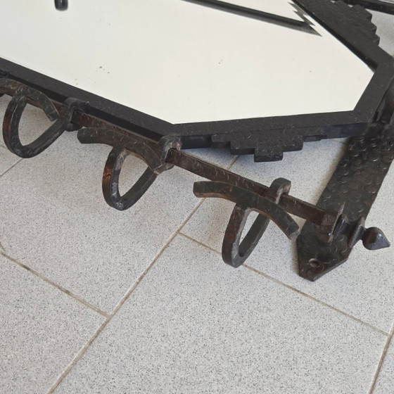 Image 1 of Perchero de pared con espejo, estilo art déco francés, años 20-30, metal martillado.