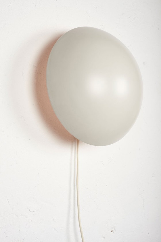 Image 1 of Set di due lampade da parete "P Hat" disegnate da Poul Henningsen per Louis Poulsen, Danimarca, anni '60