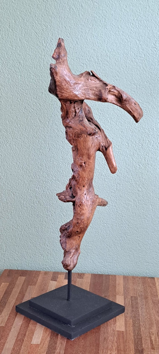 Hermosa escultura de madera de raíz sobre una base. – Objetos decorativos, Wood (photo 4 of 10)