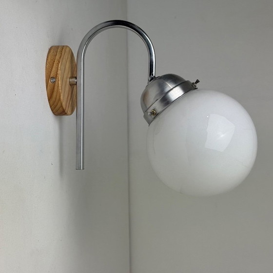 Image 1 of PAIRE D’ANCIENNES APPLIQUES EN OPALINE VINTAGE