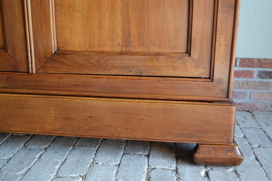Image 1 of Armoire ancienne Louis Philippe en chêne.