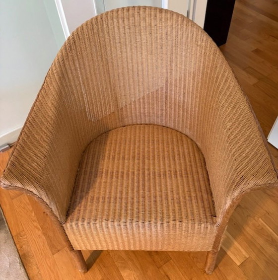 Vier Lloyd Loom Chairs und ein Hocker – Esszimmerstühle, Papier (photo 3 of 6)