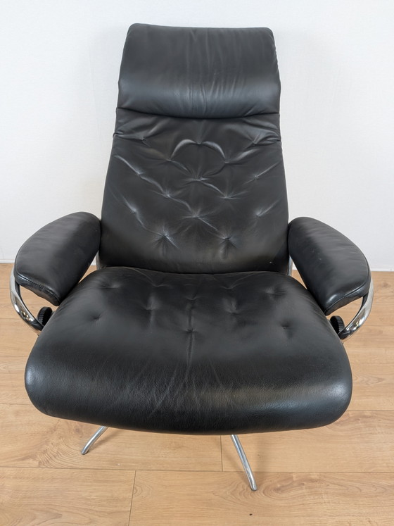 Image 1 of Poltrona reclinabile Stressless Magic | Pelle nera | Design scandinavo