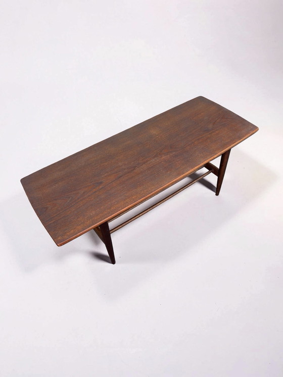 Image 1 of Vintage salontafel met lectuurrek 