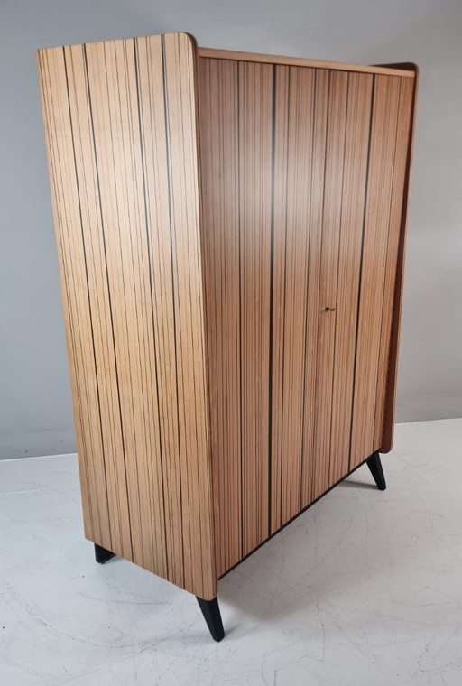 Vintage-Kleiderschrank aus Esche von Tatra Nabytok, 1970er Jahre