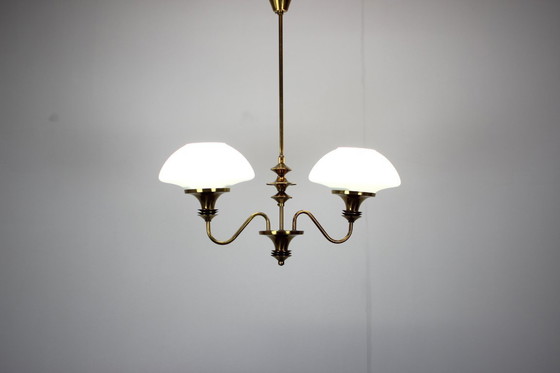 Image 1 of Kroonluchter van messing uit het midden van de vorige eeuw, Jablonec Glassworks, jaren 70, Tsjecho-Slowakije