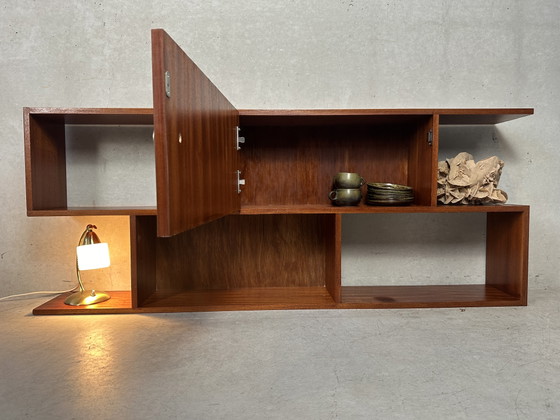 Image 1 of Mueble de pared de estilo moderno de mediados de siglo - teca
