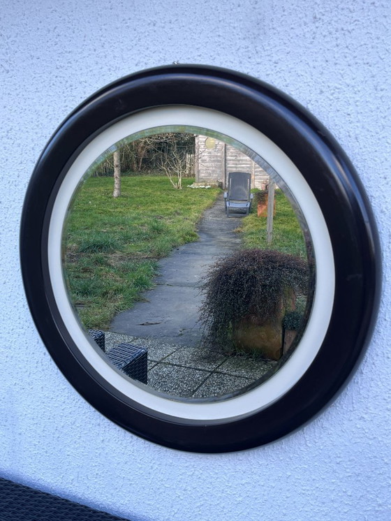 Image 1 of Specchio rotondo vintage in resina marrone – design modernista degli anni '70