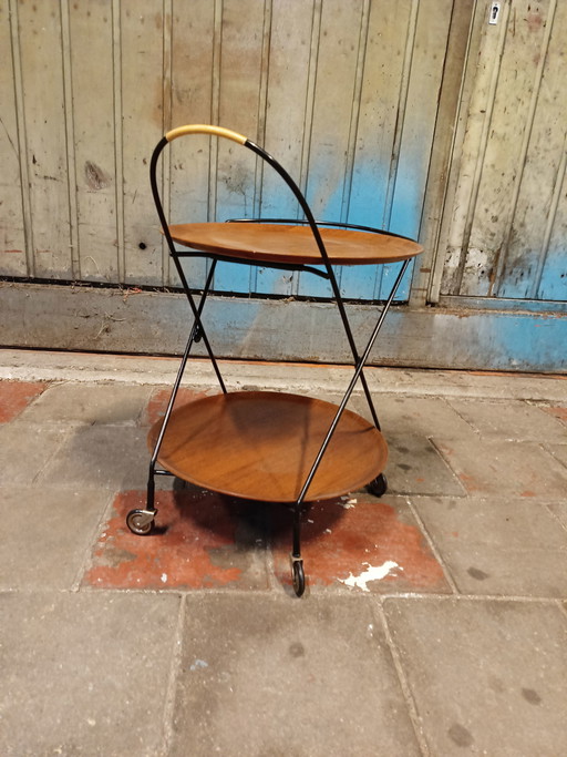 Chariot de service au design vintage