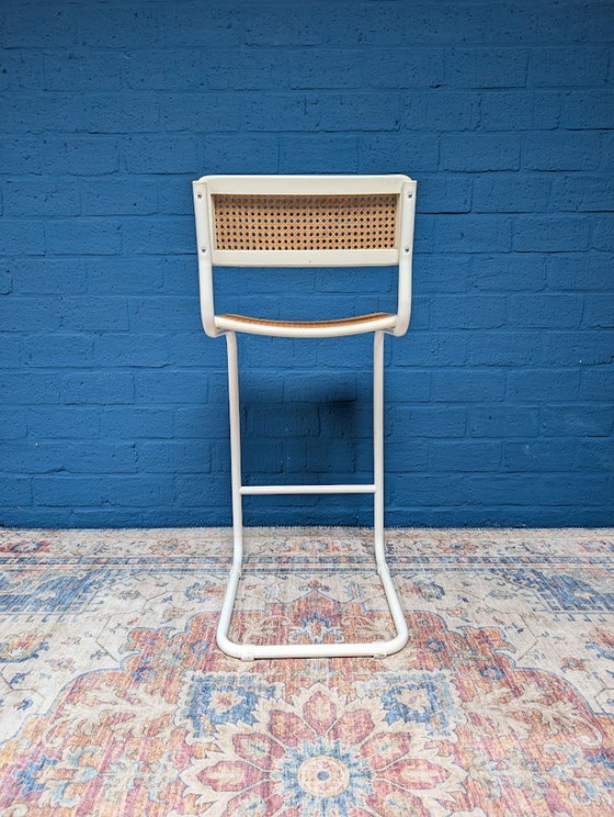 Set of 3 barstools with white metal frame and rattan, Vintage (photo 5 of 15)