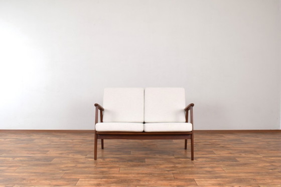 Image 1 of Zweisitzer-Sofa aus dänischem Teakholz aus der Mitte des 20. Jahrhunderts, 1960er Jahre.