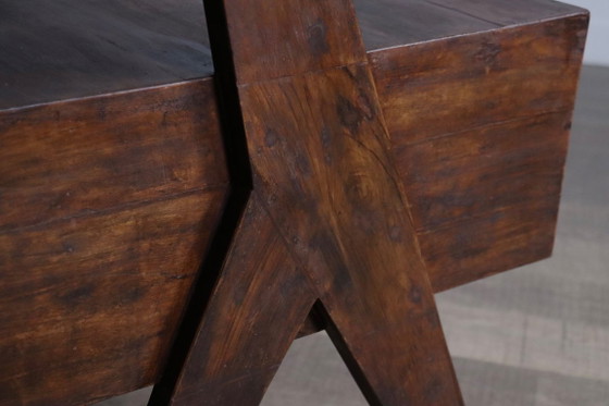 Bureau van Pierre Jeanneret met geïntegreerde lamp, Chandigarh, jaren 1950 – Wood (photo 7 of 18)