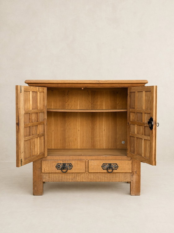 Image 1 of Massief eikenhouten kast – Spaans brutalistisch design, jaren 60