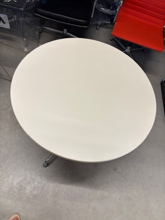 Image 1 of Mesa Vitra Eames contract