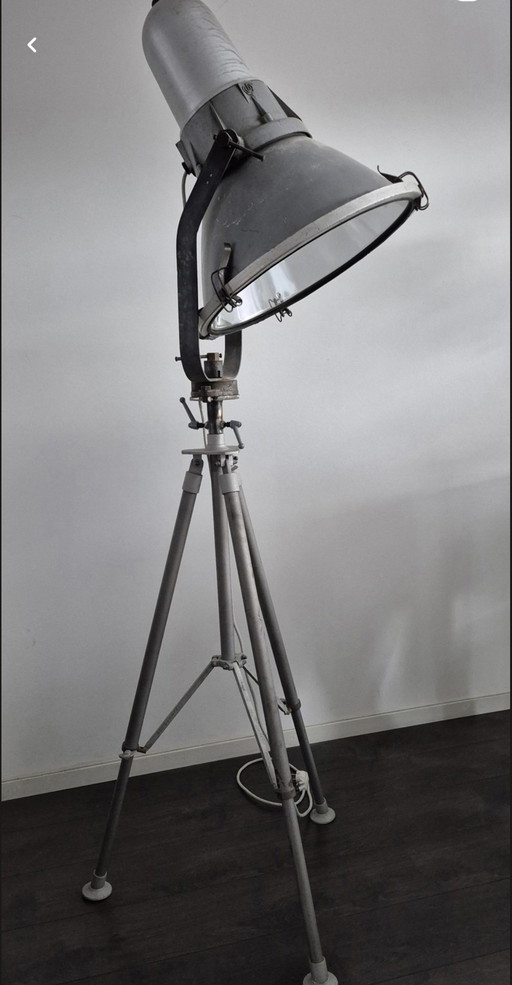 Industrial lamp on tripod