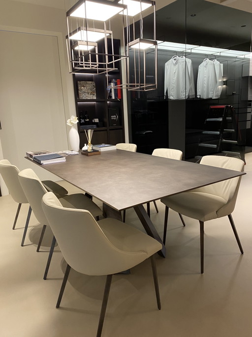 Mesa de diseño italiano con 6 sillas