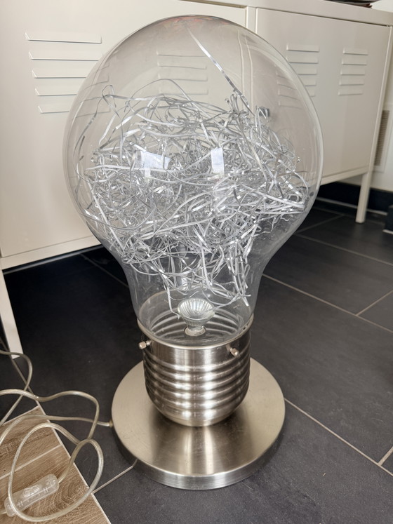 KARE Design 67990 – Giant Light Bulb Table Lamp – C. 2010 – Aluminium, Glass (photo 4 of 8)