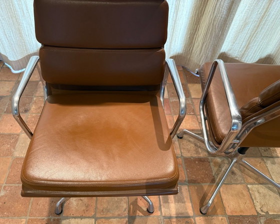 Image 1 of 4 x Vitra Soft Pad Stuhl EA212