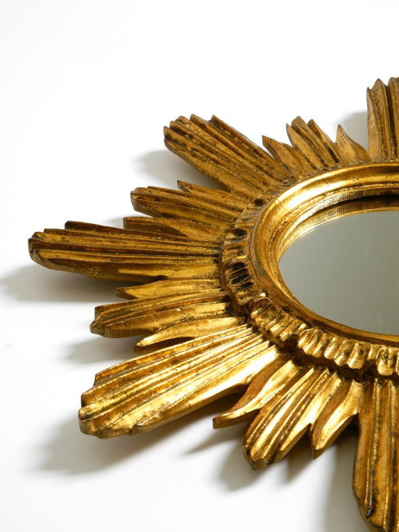 Image 1 of Bellissimo specchio da parete italiano del metà del secolo scorso in legno e resina, placcato oro