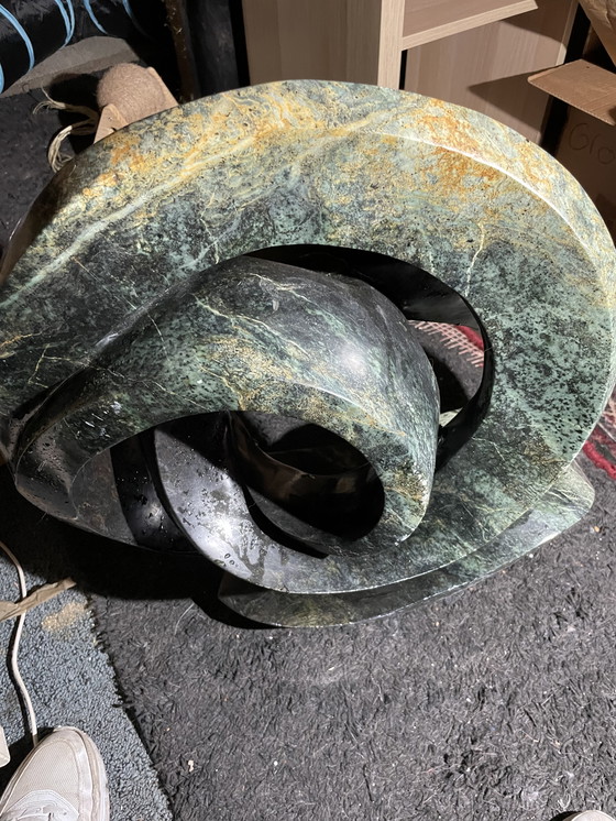 Image 1 of Exklusive Cliff Makore Skulptur „Chronik“ – 50 kg Gepardenjade (gesegnet/signiert)