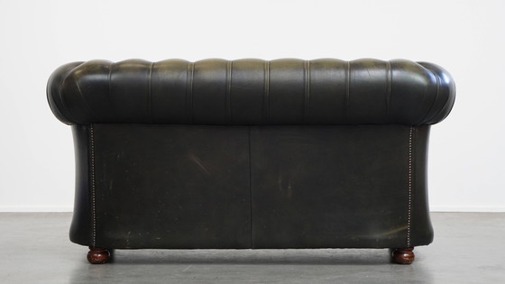 Image 1 of Grünes Vintage English Leder Chesterfield 2-Sitzer Sofa
