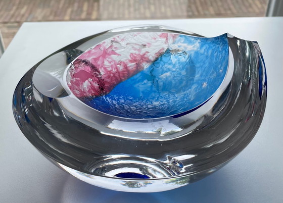 Image 1 of « SWUNG », objet en verre unique de Petr Kuchta