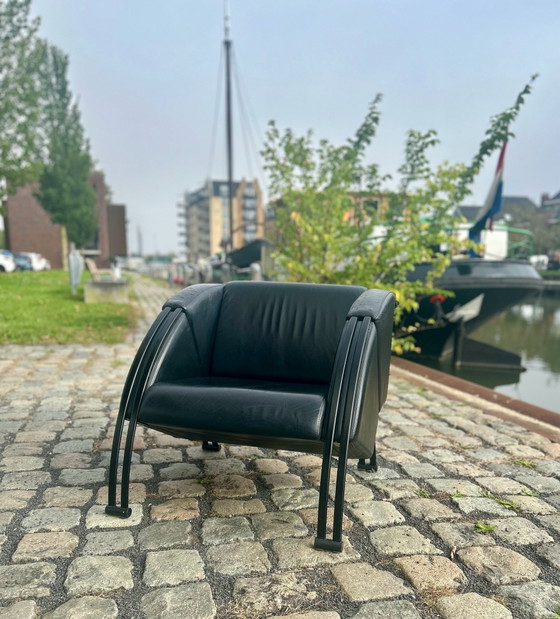 Poltrona vintage postmoderna | Young International – Poltrone, Pelle, Metallo (photo 2 of 11)