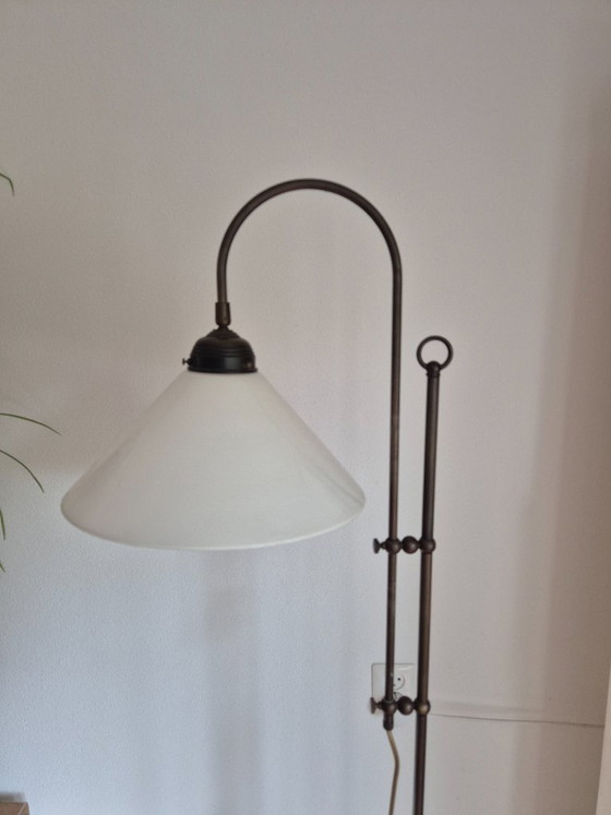 Lampada da terra - Lampada a stelo - Vetro opalino - Berliner - 1 Paralume. – Lampade da terra, Metallo (photo 7 of 15)