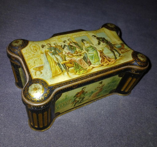 Pernot biscuit advertising tin made of screen-printed metal