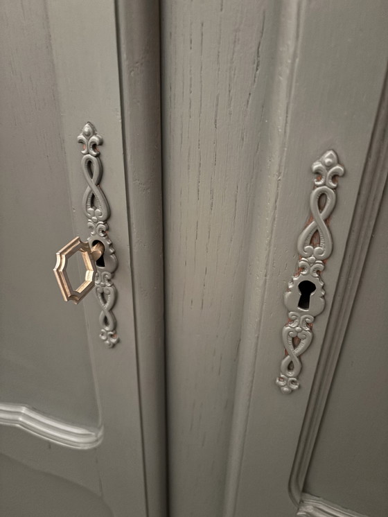 Image 1 of Brocante kledingkast 