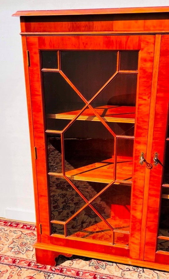 Image 1 of Bücherregal im englischen Stil des 19. Jahrhunderts