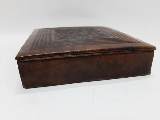 Image 1 of Portagioielli vintage in pelle di forma quadrata