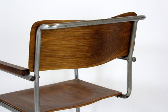Image 1 of Gerestaureerde Bauhaus B34 cantileverstoel van multiplex en chroom, ontworpen door Marcel Breuer, begin jaren 30.