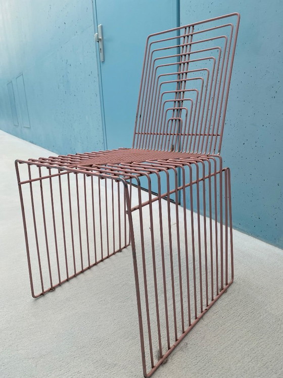 Image 1 of Silla de alambre rosa Max Sauze