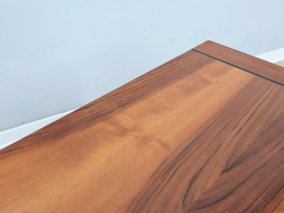 Image 1 of Paar Nachttische aus massivem Walnussholz, Ende der 1970er Jahre