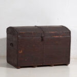 Kleine donkergekleurde antieke kist (ca. 1900) #21 – Ladekasten, Rustic (photo 6 of 40)