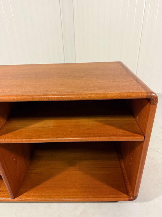Image 1 of Mueble de TV con audio de teca Dyrlund sobre ruedas, años 60