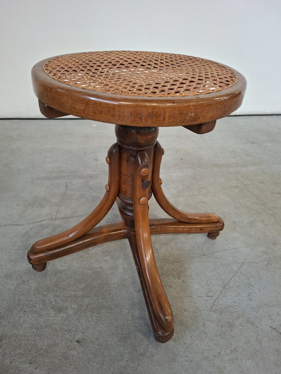 Image 1 of Taburete de piano en haya curvada y paja de Viena