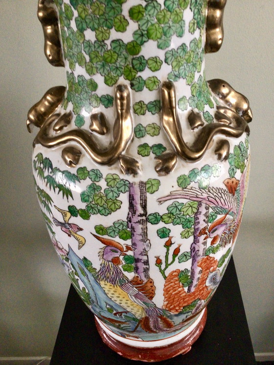 Image 1 of Grote Mid Century Chinese Family Rose Tafellamp Hoogte 76 cm 