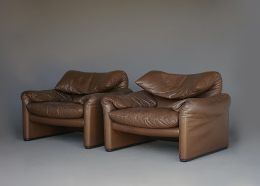 Maralunga Leather Armchairs by Vico Magistretti for Cassina, 1973