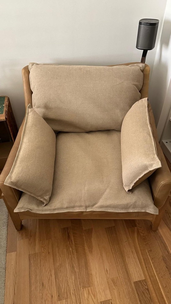 Image 1 of Sillón Woodnest en roble macizo y piel Cheyenne.