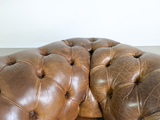 Image 1 of Originele handgemaakte Chesterfield-bank, Engeland 1920, leer, antiek