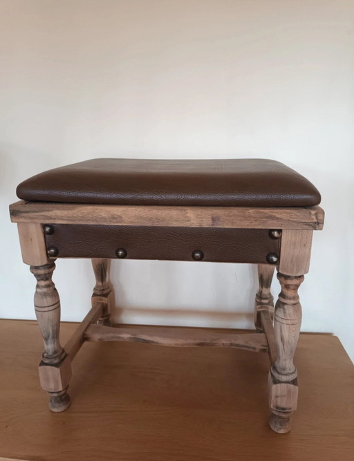 Tabouret de rangement latéral
