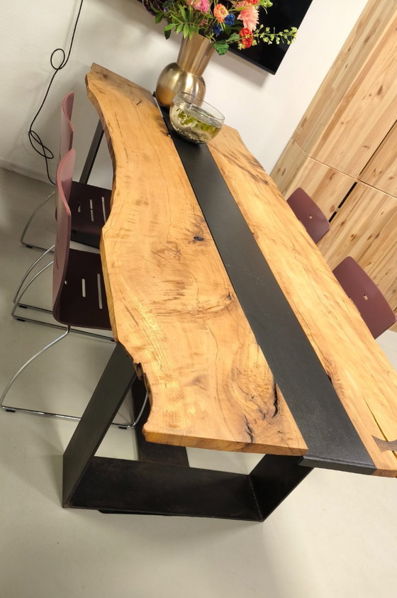Image 1 of Unieke massief houten / metalen tafel