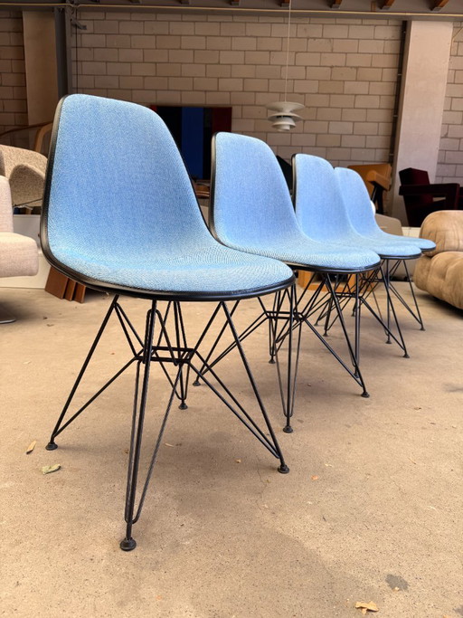 Vitra Eames DSR gestoffeerd (set van 4) – eetkamerstoelen, Metal, Plastic (photo 2 of 9)