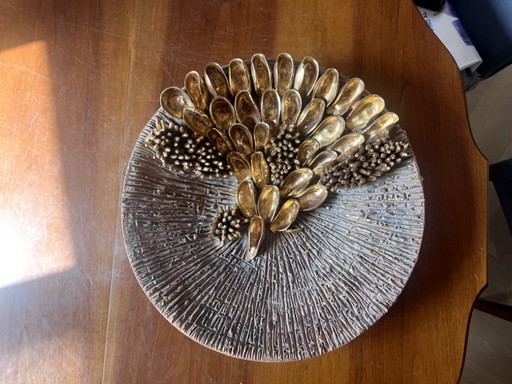 Centro de mesa - D. 44 cm - Baño de oro - Escultura en arcilla y oro