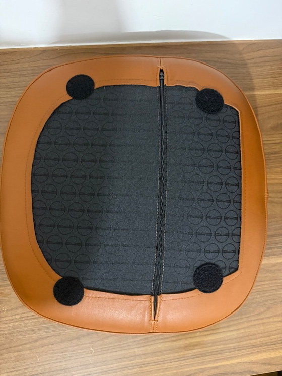 Image 1 of Tulip chair cushion (KNOLL)