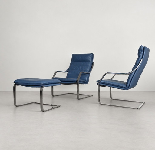2x Vintage ArtCollection Komet Lounge Chairs And Ottoman
