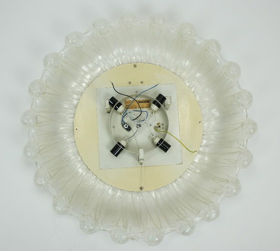 Image 1 of Verlichte wandspiegel van Schöninger met acryl frame en ijsglasdecoratie, jaren 60/70.