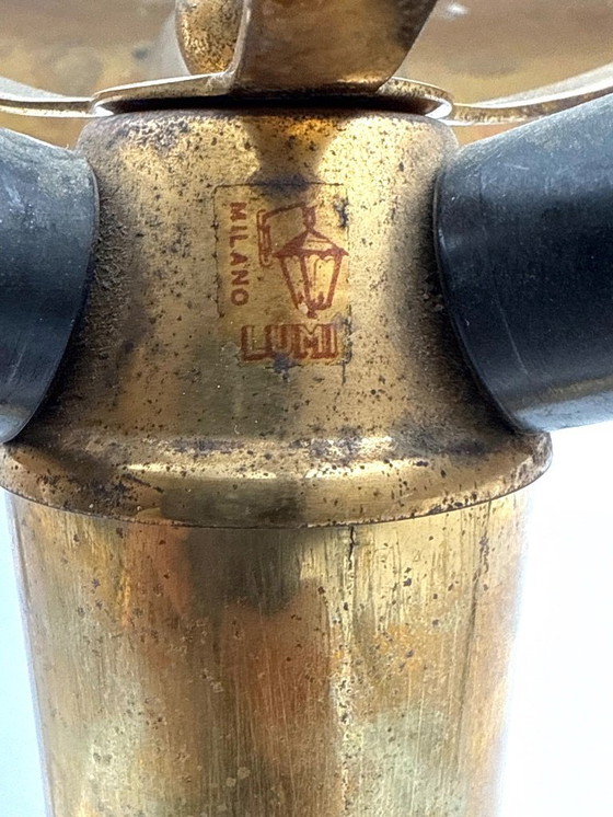 Image 1 of Oscar Torlasco, model 143 messing tafel-/bureaulamp, Prod. Lumi, Italië jaren 50